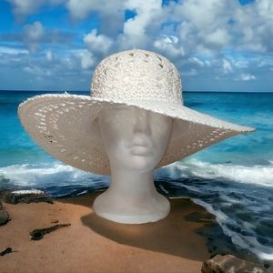 TIME and TRU White Open Weave Wide Brim Sunhat